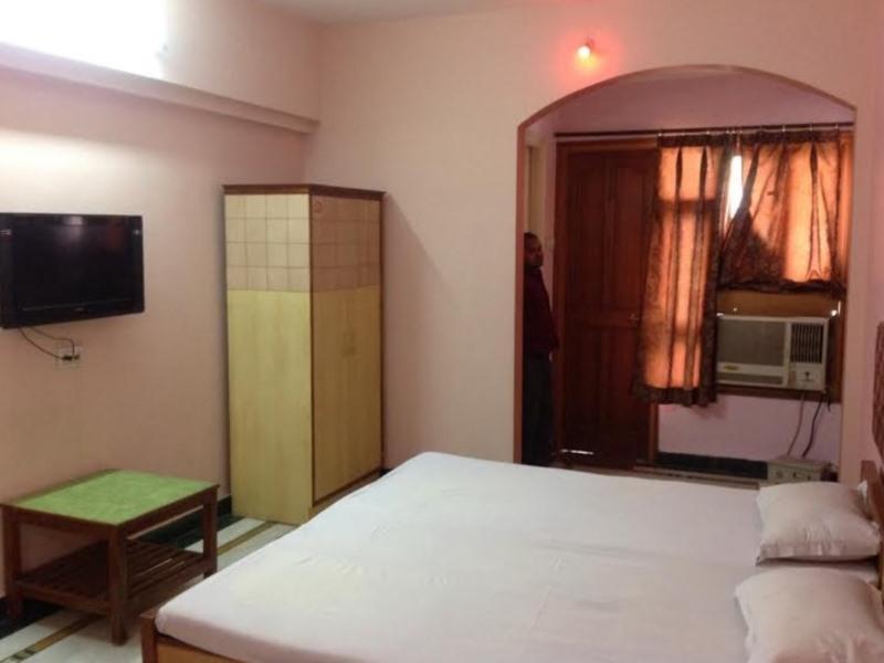 Vaccinated Staff - Oyo 5515 Hotel Blue Palace Gwalijar Zewnętrze zdjęcie